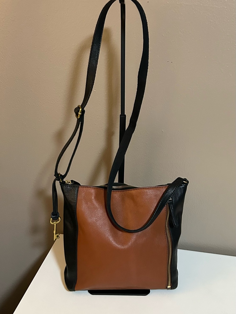 Fossil Tara Pebble Cow Hide Leather Crossbody Bag Brown Black Purse